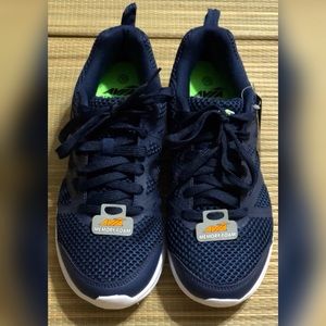 ❤️SOLD❤️Navy Blue Memory Foam Athletic Shoes